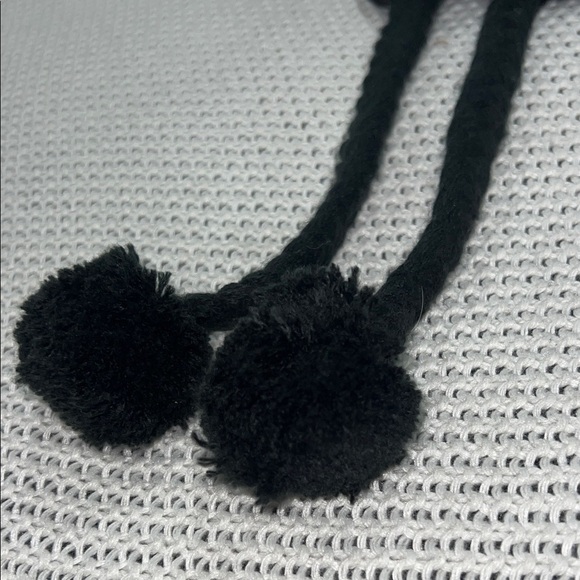 The North Face Black Cable Knit Earflap Hat - Picture 5 of 10